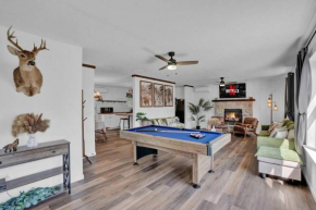 Pool Table - Game Room - Spacious Home in Poconos